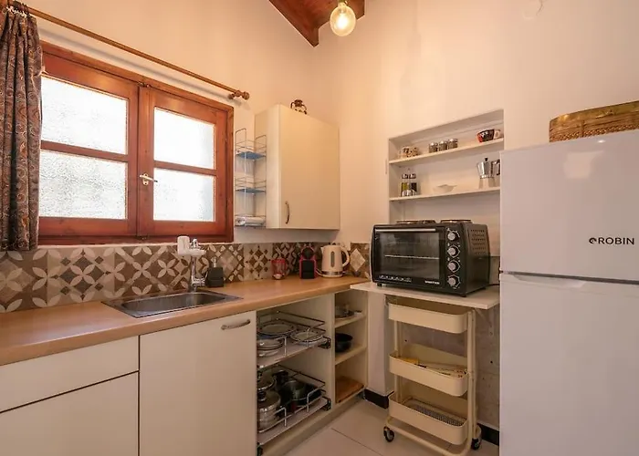 Spitaki - A Hidden Gem * Chania (Crete)